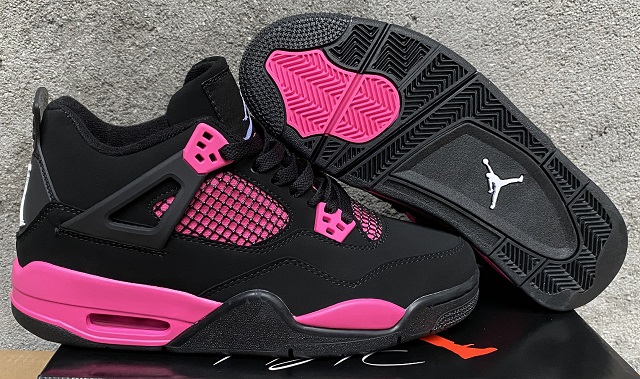 Air Jordan 4 Retro Black Pink